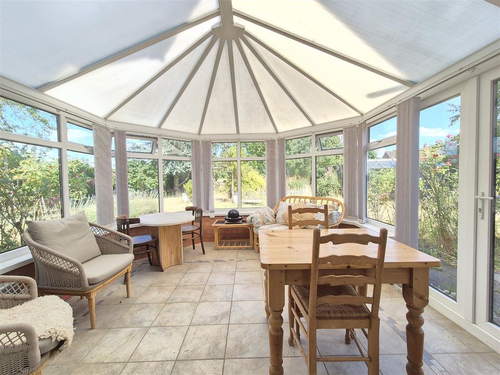 Property photo 3 of 39 Conservatory