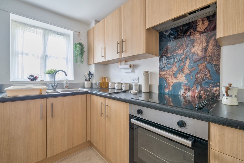 Property photo 2 of 15 Kitchen
