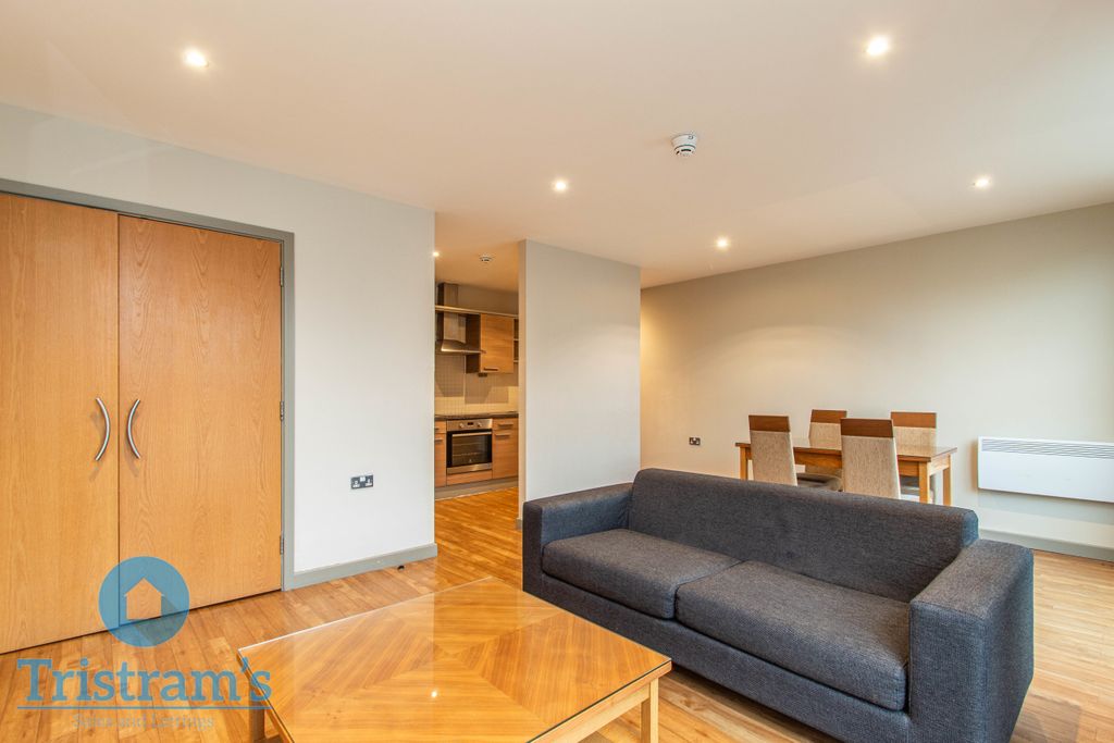 Property photo 2 of 9