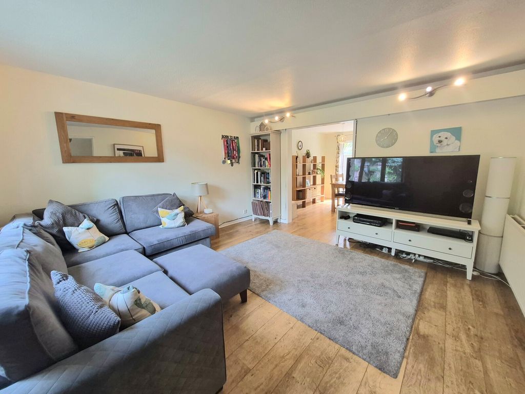Property photo 2 of 15 Picture No. 16