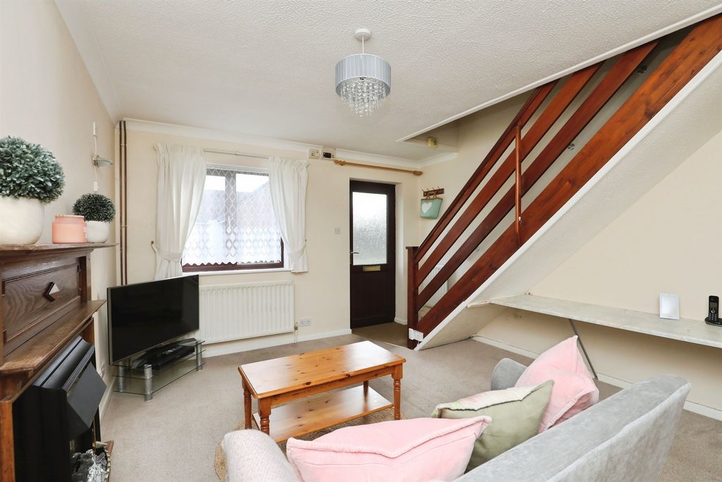 Property photo 3 of 16