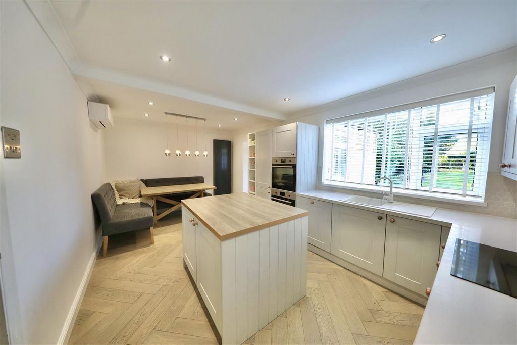 Property photo 2 of 22 Kitchen Diner