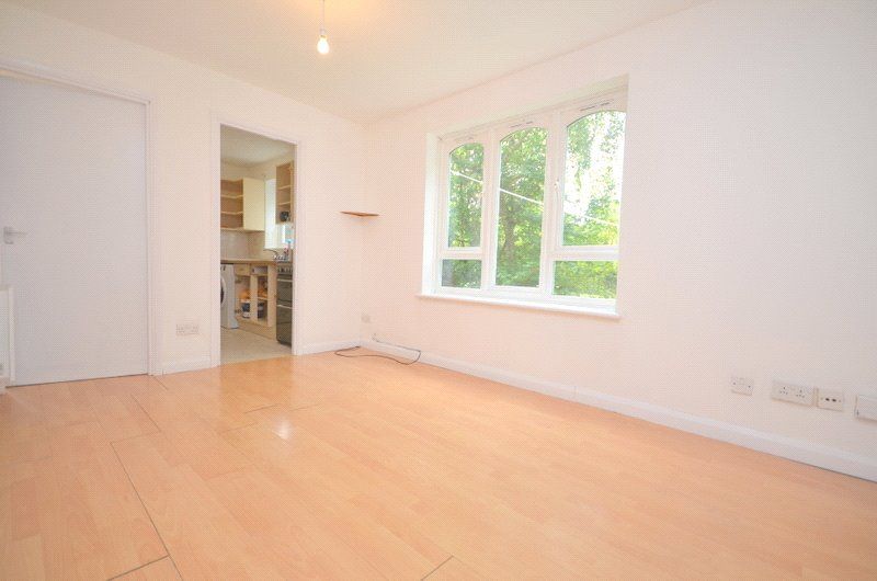 Property photo 2 of 6 Picture No. 12