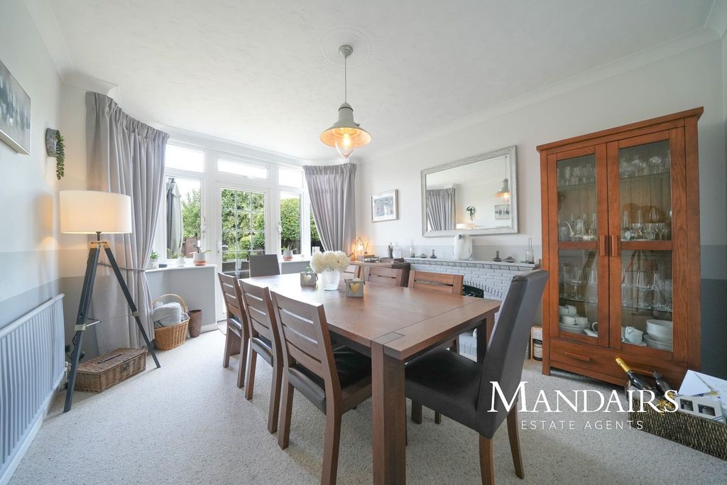 Property photo 2 of 34