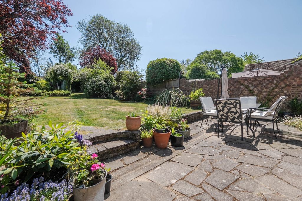 Additional image 4 of 3 bed semi-detached house for saleBarton Avenue, Dunstable, Bedfordshire LU5