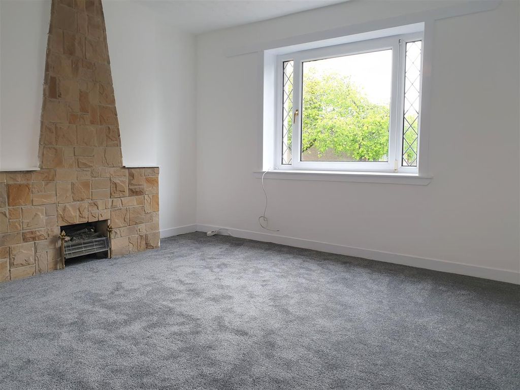 Property photo 2 of 12 Lounge