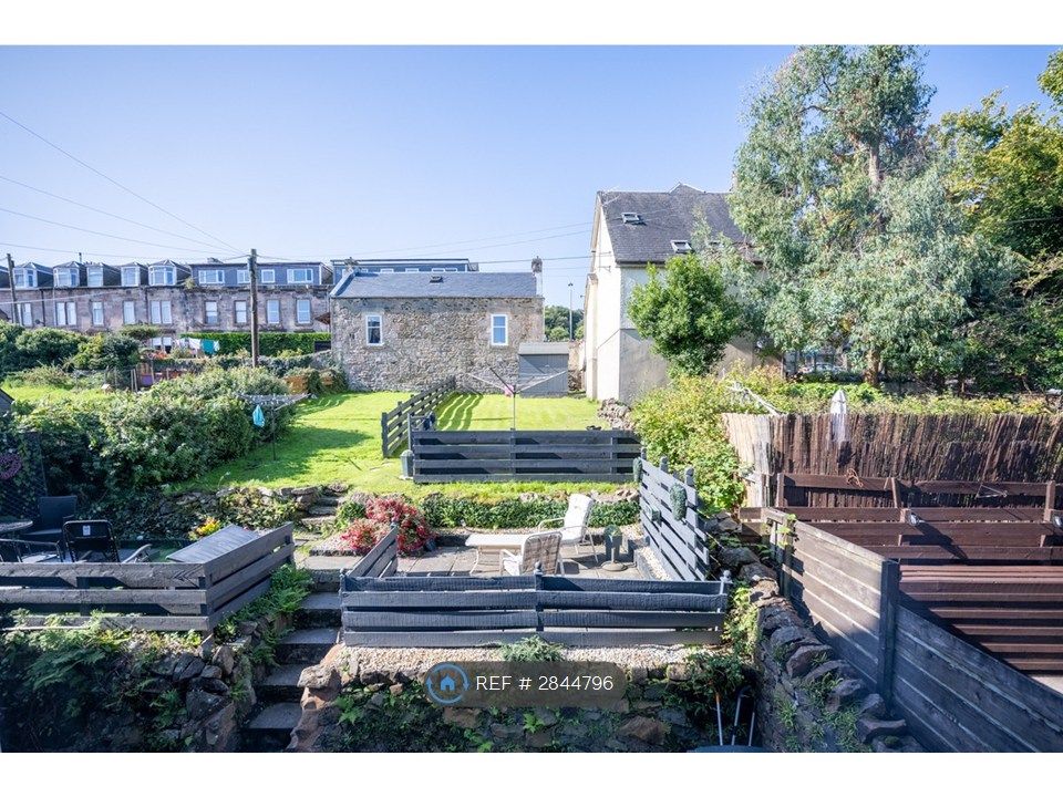 Property photo 1 of 2