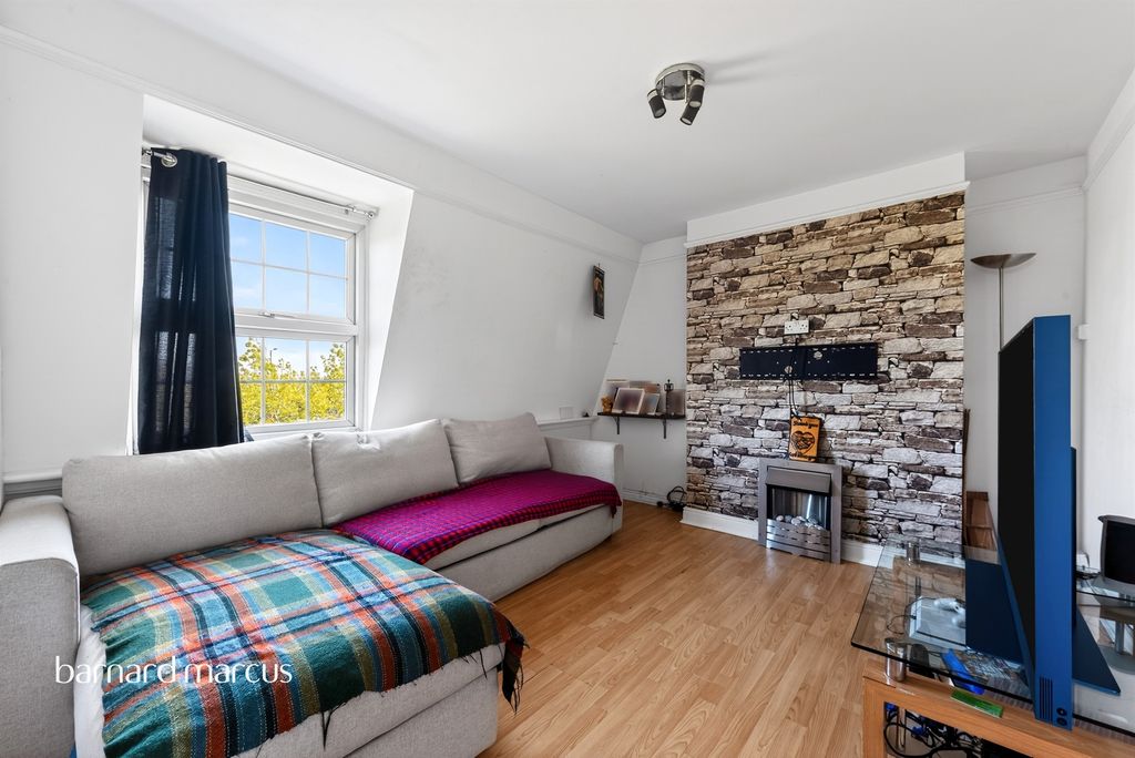 Property photo 3 of 7