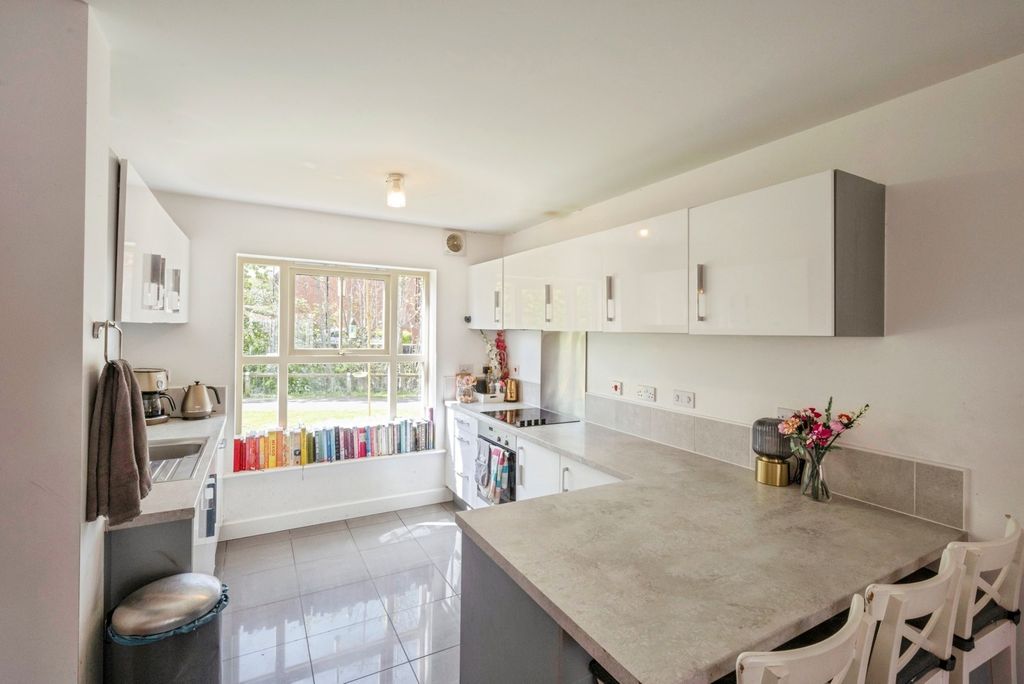 Property photo 2 of 16 Pbox-Img.Jpg