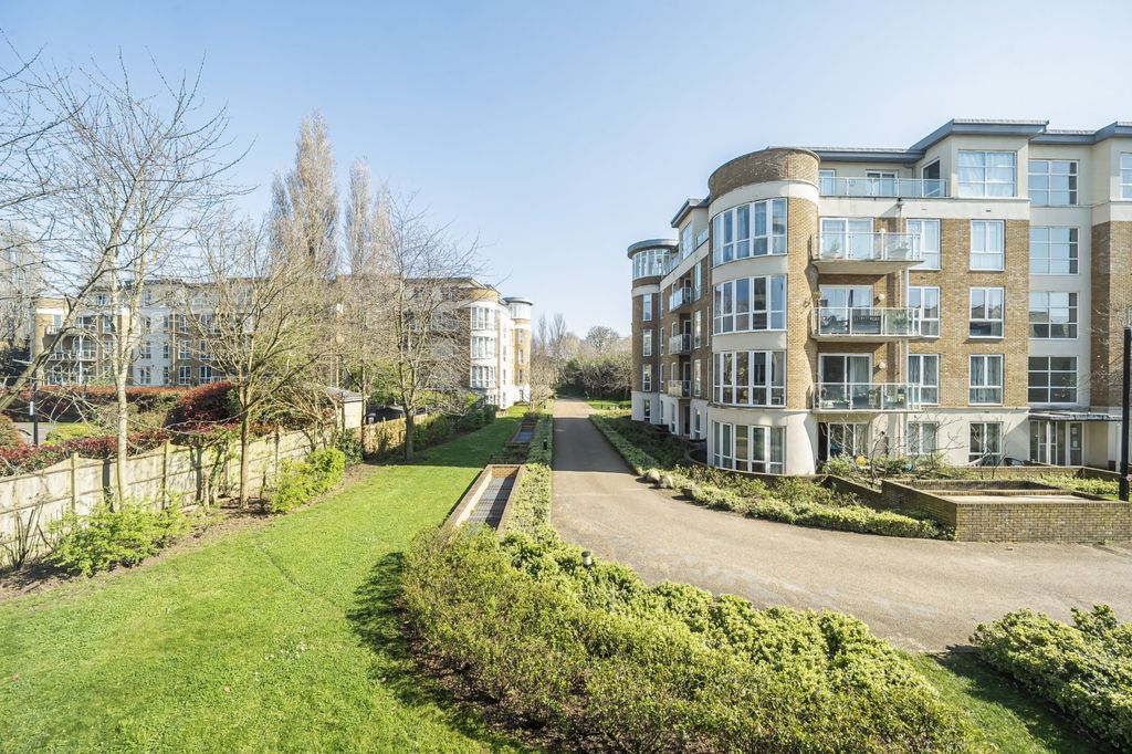 Property photo 1 of 23