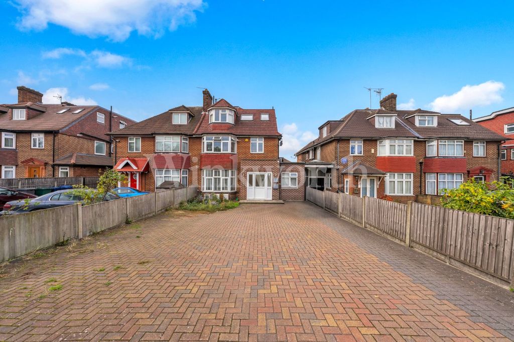 Property photo 3 of 16 Picture No. 15