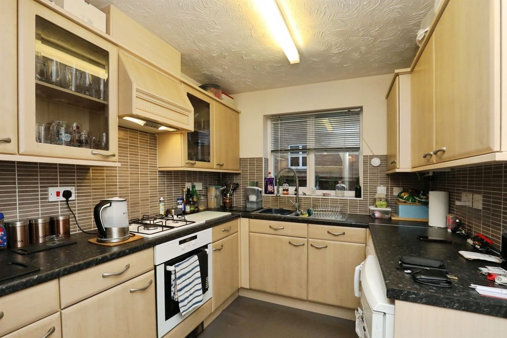 Property photo 3 of 17