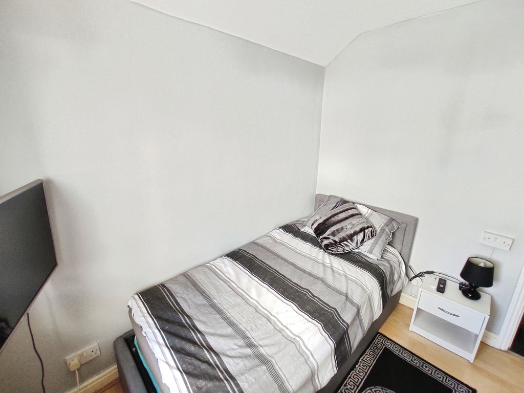 Property photo 3 of 7 Pbox-Img.Jpg