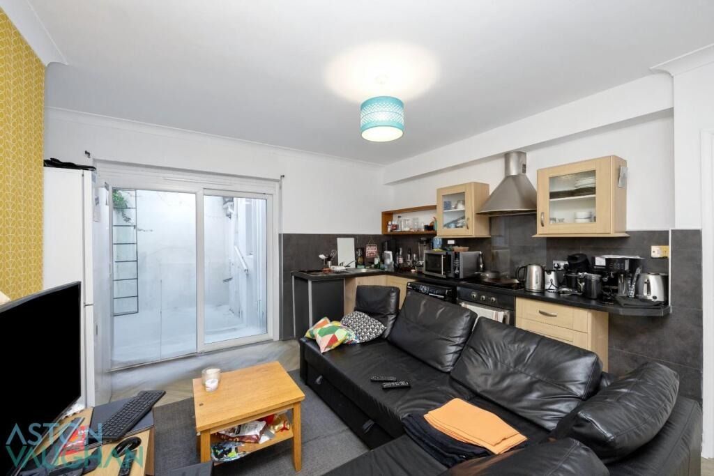 Property photo 2 of 8 4543361