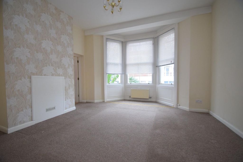 Property photo 2 of 6 01323 737373