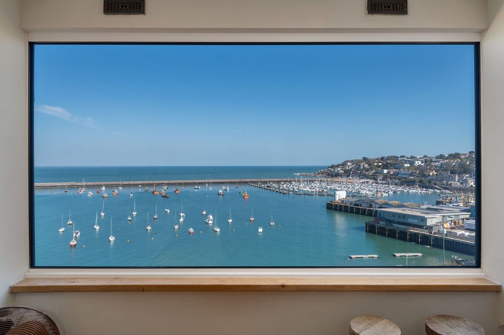 Property photo 1 of 12 8 Sea View Terrace, Brixham