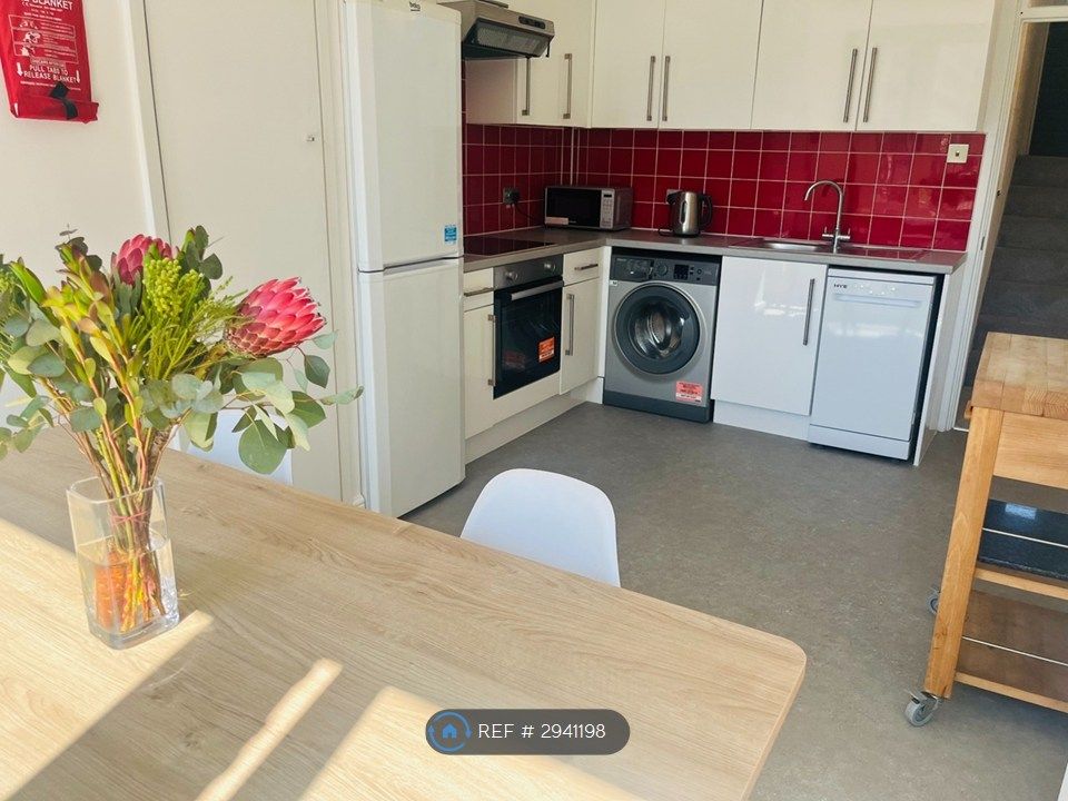 Property photo 3 of 18 Kitchen/Diner