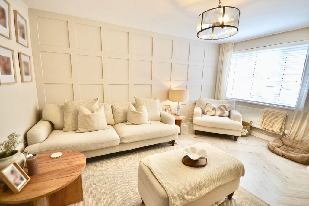 Property photo 2 of 30