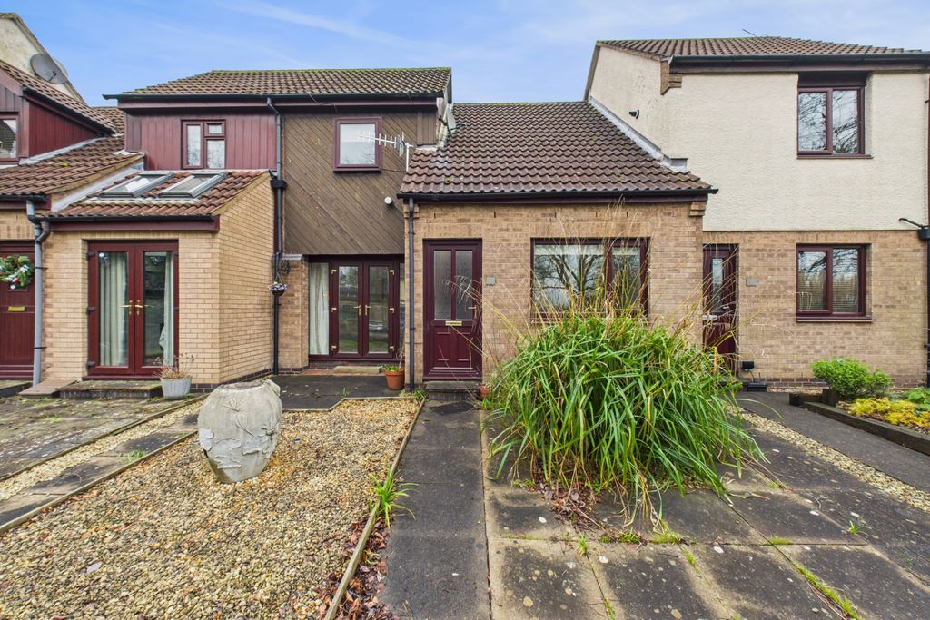 Property photo 1 of 17 Front External