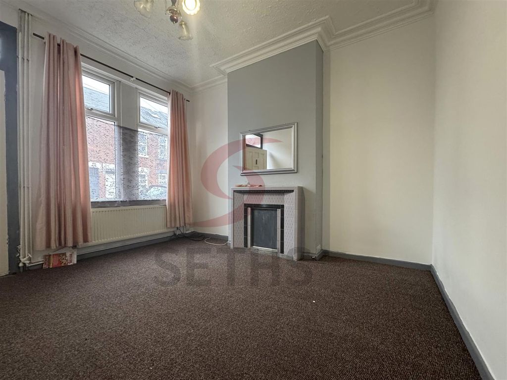 Property photo 3 of 9 Living Room