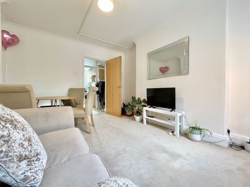 Property photo 2 of 9 Photo 8