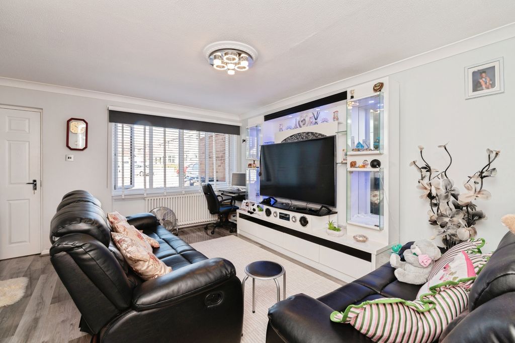 Property photo 1 of 20