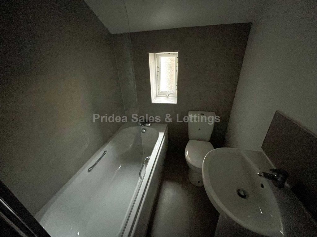 Property photo 3 of 3