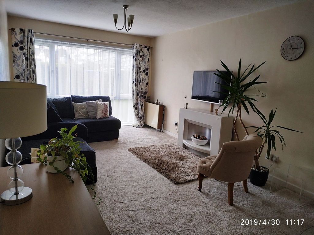 Property photo 2 of 21