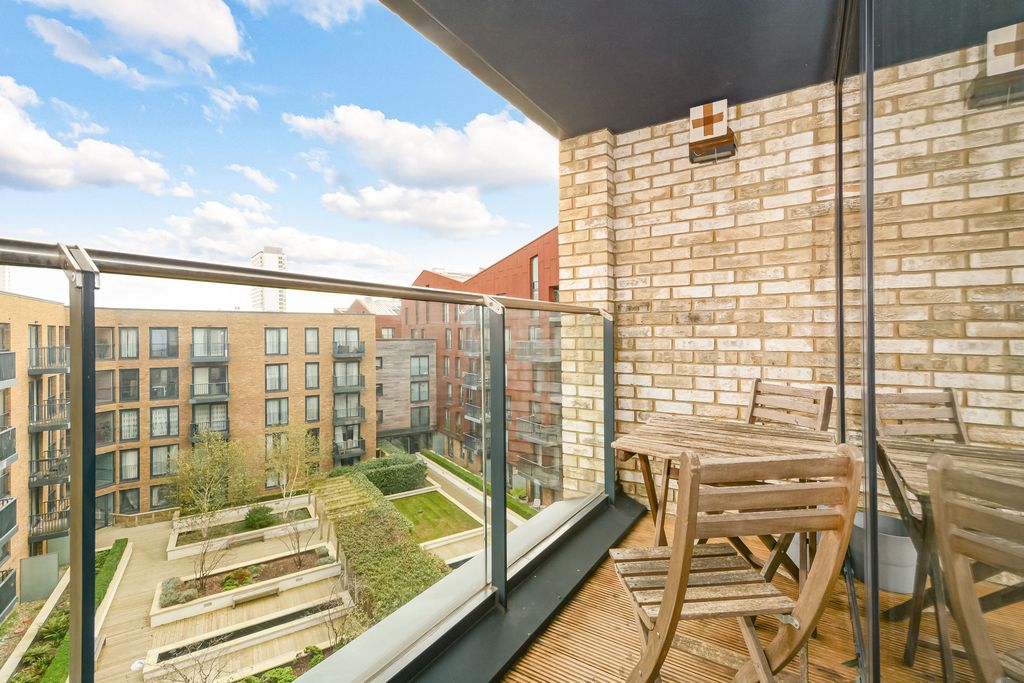 Property photo 2 of 16 Hzy40Kbe