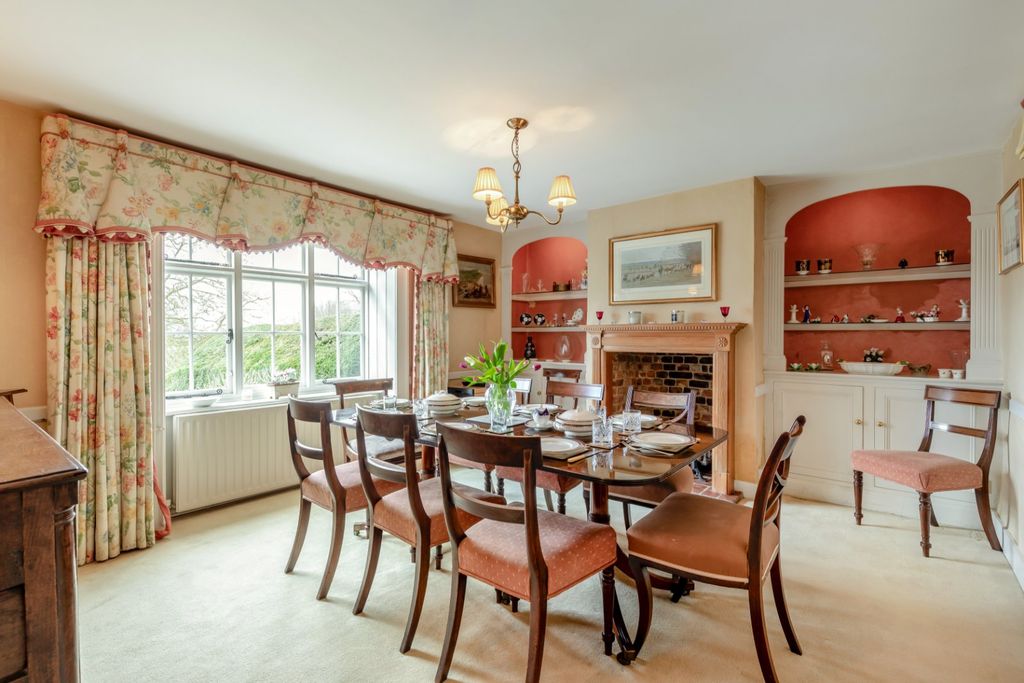 Property photo 2 of 24 Dining Room