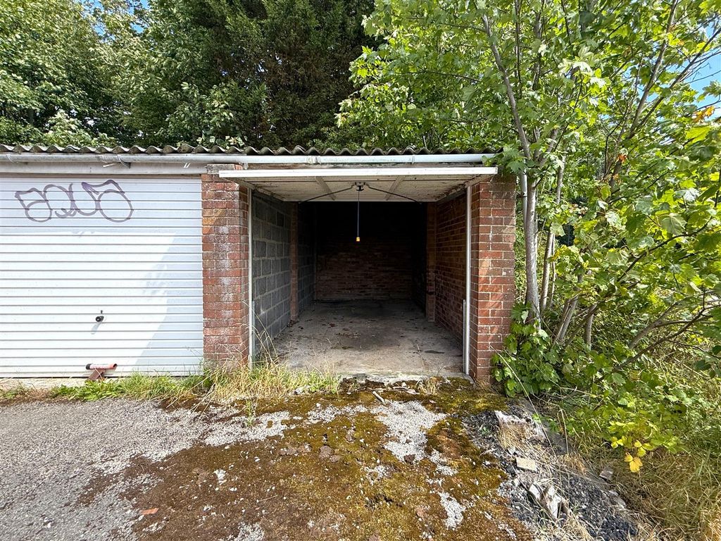 Property photo 2 of 5 Garage Off, Ridgeway Road (3).Jpg