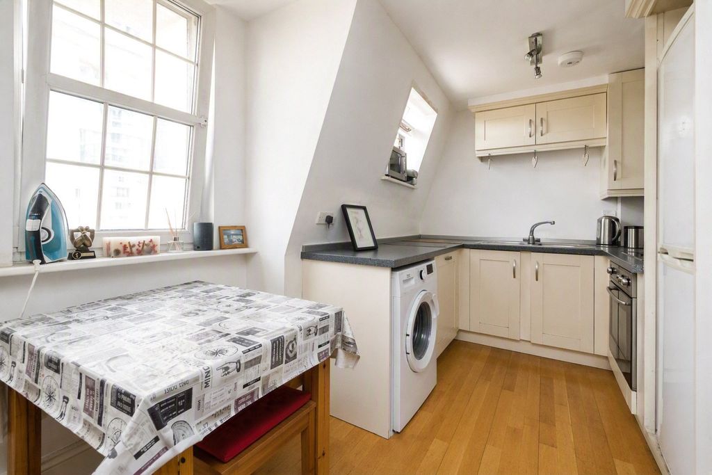 Property photo 3 of 11 Picture No. 17