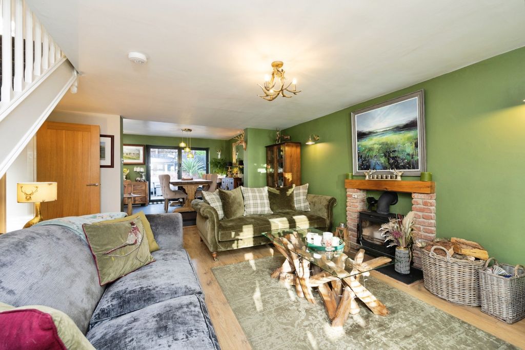 Property photo 2 of 18 Pbox-Img.Jpg