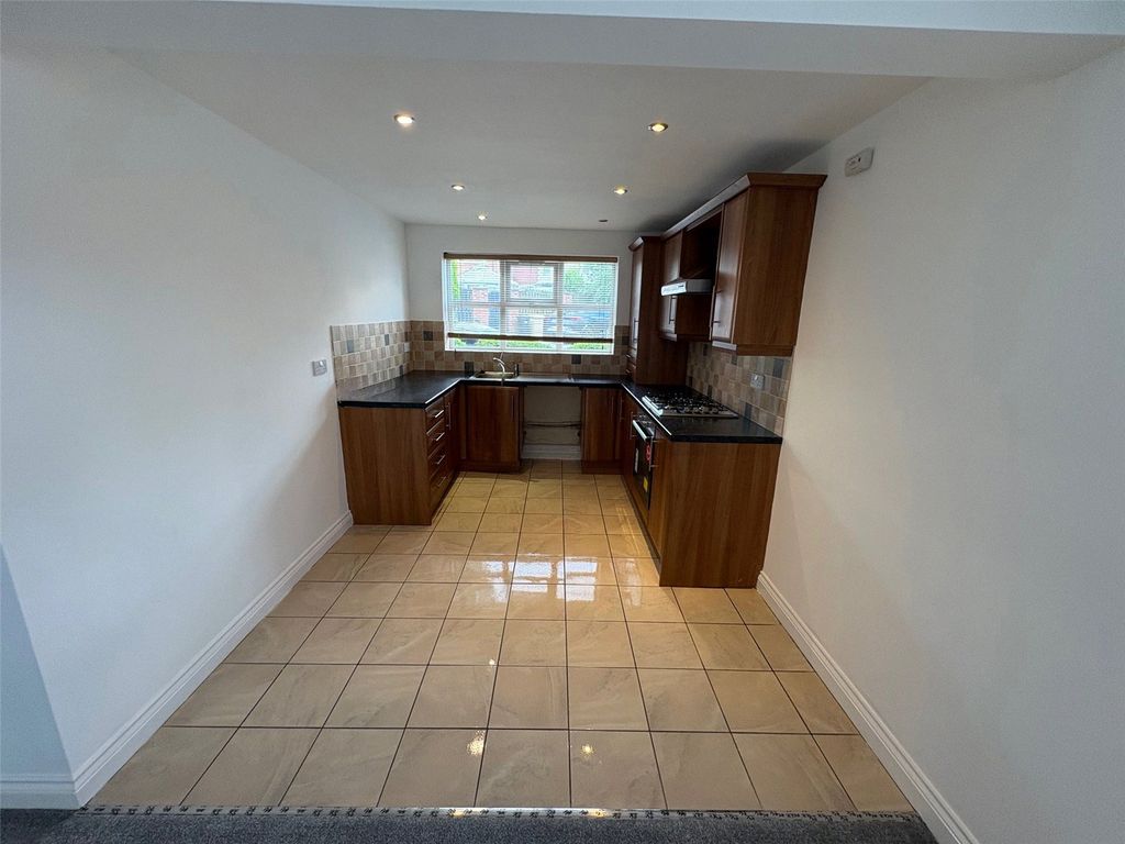 Property photo 3 of 12 Picture No. 23