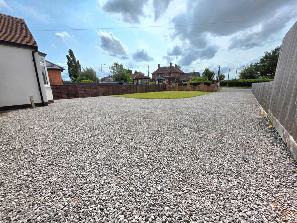 Property photo 2 of 23 Front Aspect