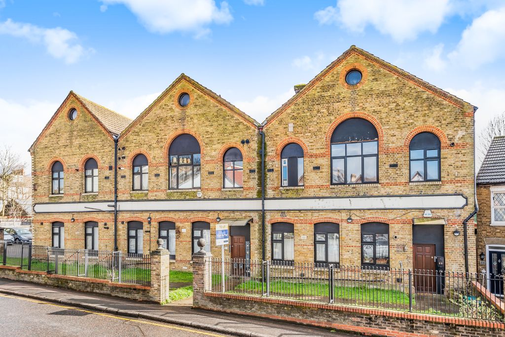 Property photo 1 of 7