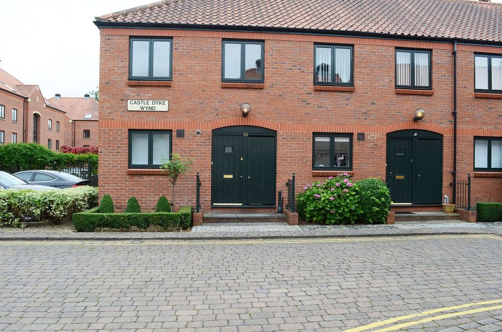 Property photo 1 of 11