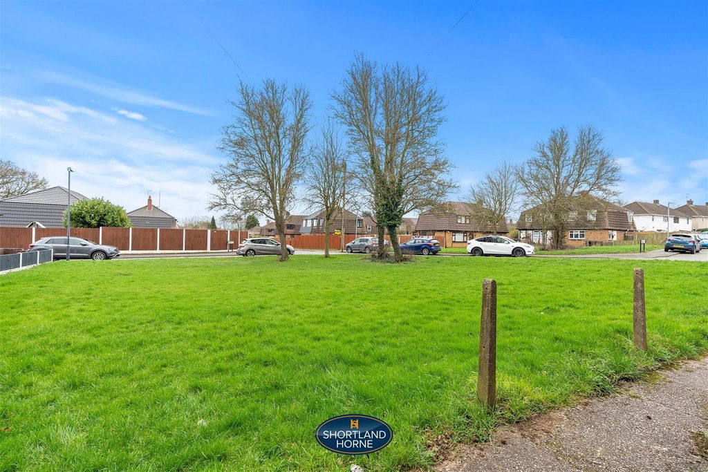 Property photo 3 of 30 2 Winster Close (30 Of 30).Jpg