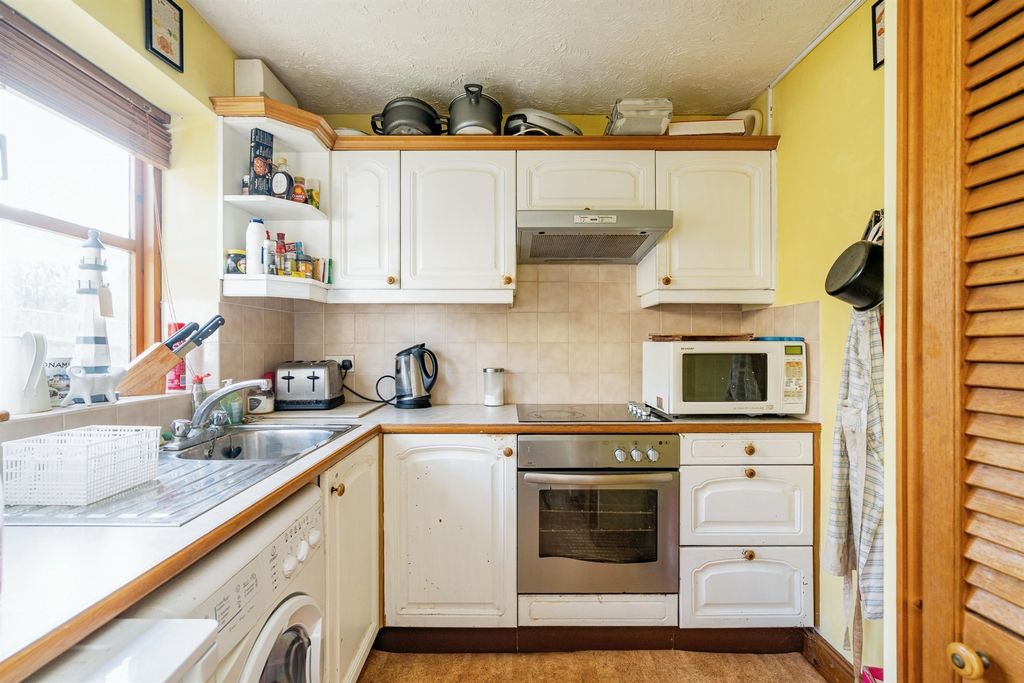 Property photo 3 of 17