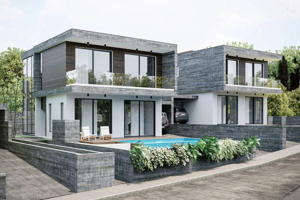 Property photo 1 of 3