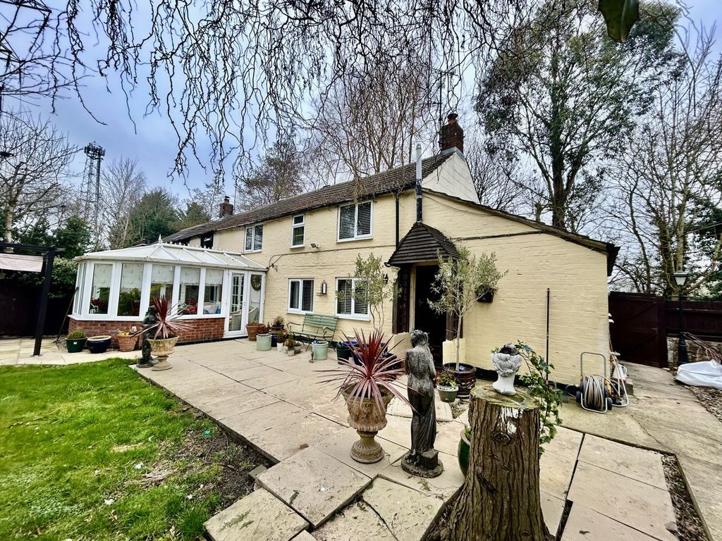 Property photo 3 of 14