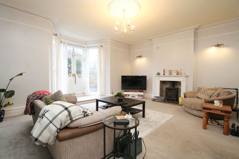 Property photo 2 of 15 Lounge/Diner