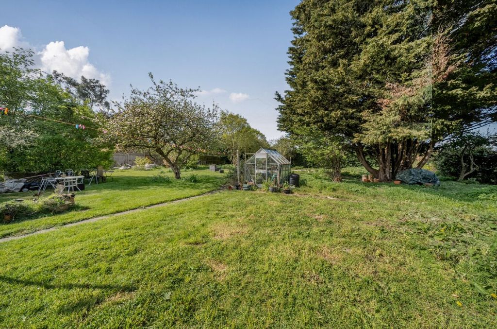 Property photo 2 of 25
