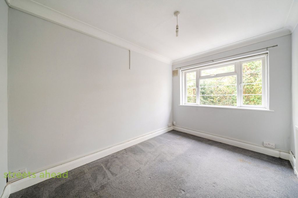 Property photo 3 of 15 Picture No. 11