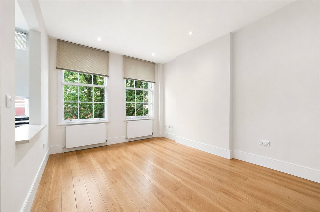 Property photo 2 of 17 Picture No. 37