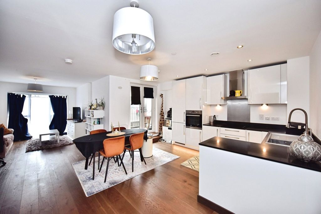 Property photo 1 of 20 Pbox-Img.Jpg