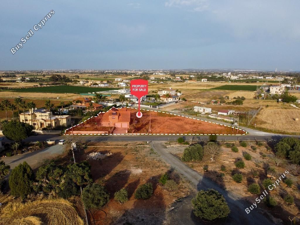 Property photo 3 of 44