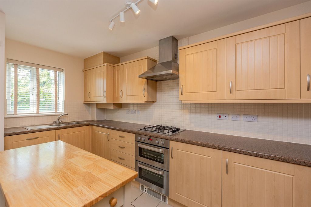Property photo 3 of 8 Picture No. 16