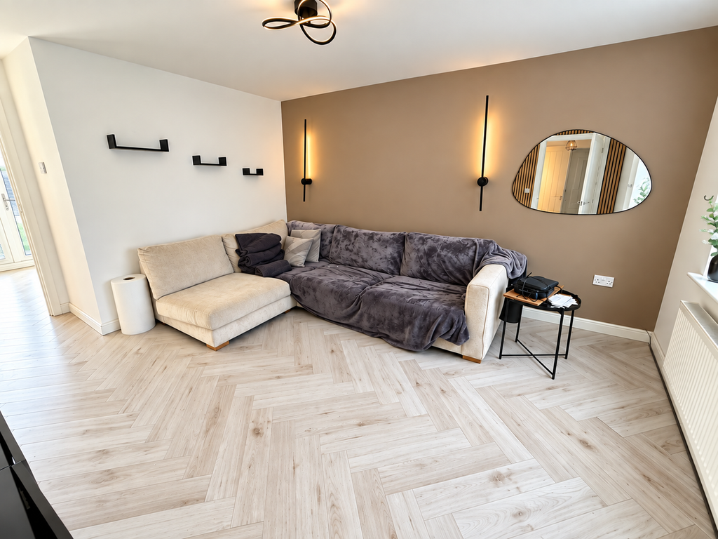 Property photo 3 of 14 Lounge