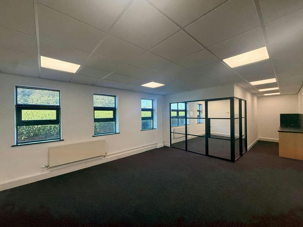 Property photo 2 of 6 81Fad610-99Ad-4Bf0-98d5-7B5B2F4Cb4F9.Jpg